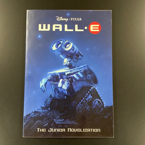 Disney Other - WALL-E: The Junior Novelization - Paperback Novel